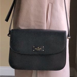 kate spade messenger bag in black leather. NWOT